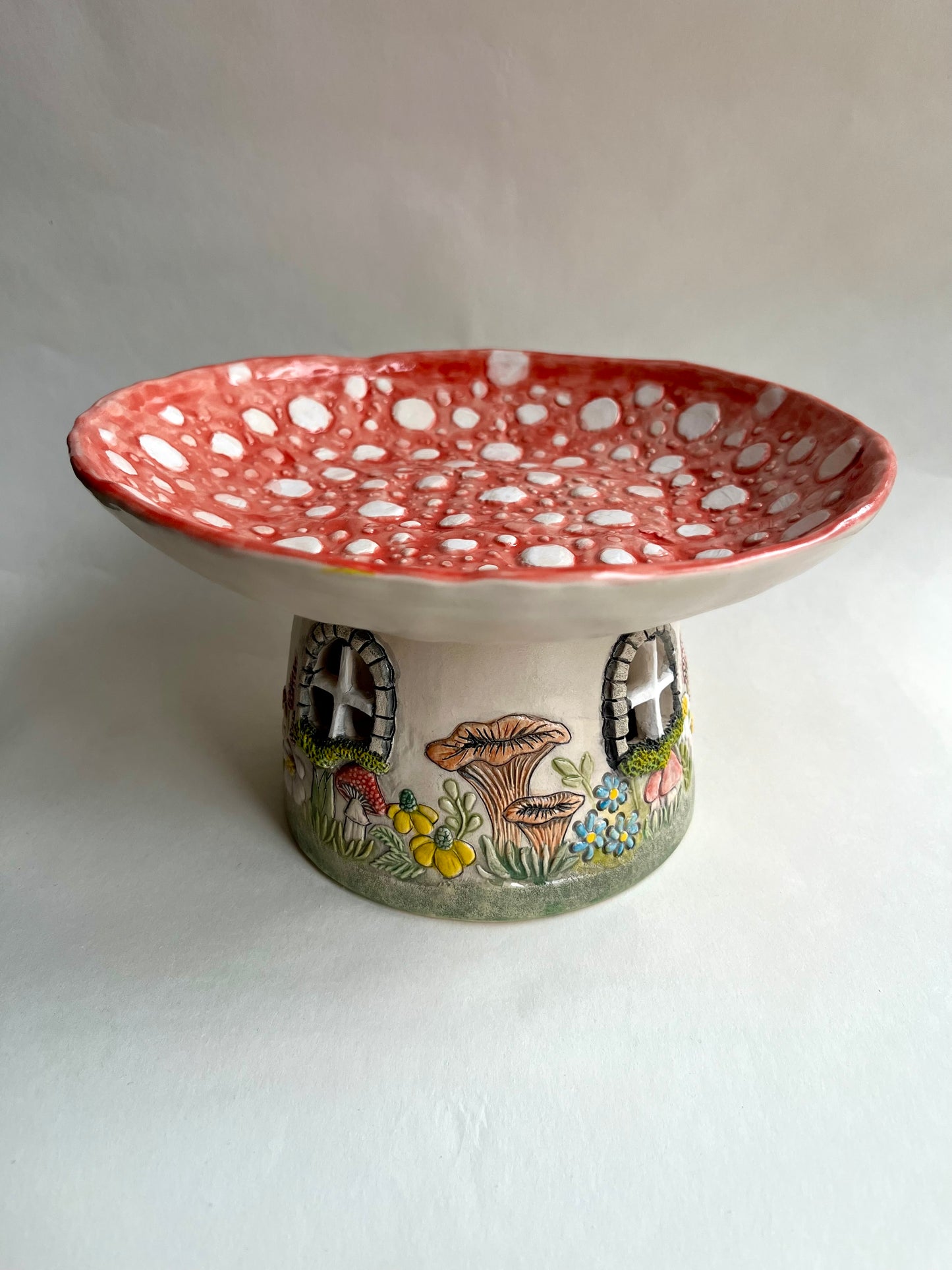 Rosa mushroom elevated bowl