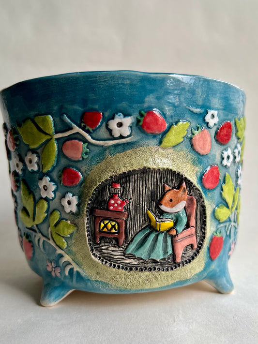 SERVING BOWL - Fox reading in strawberry burrow - 520ml / 17.5oz