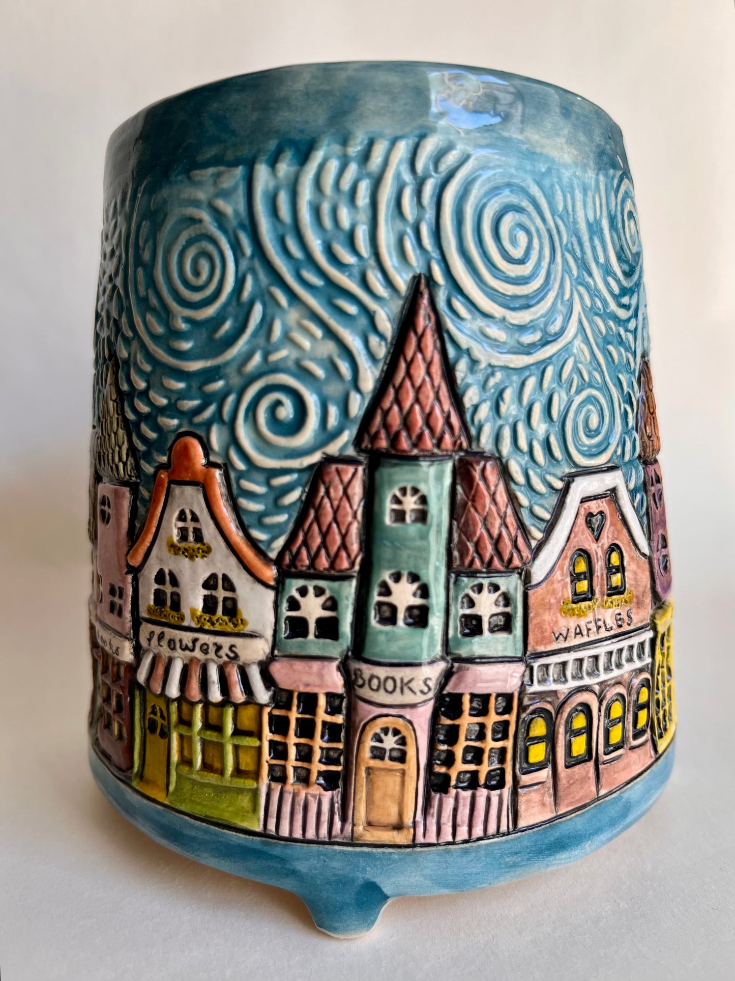 European town street 470ml / 16 oz mug