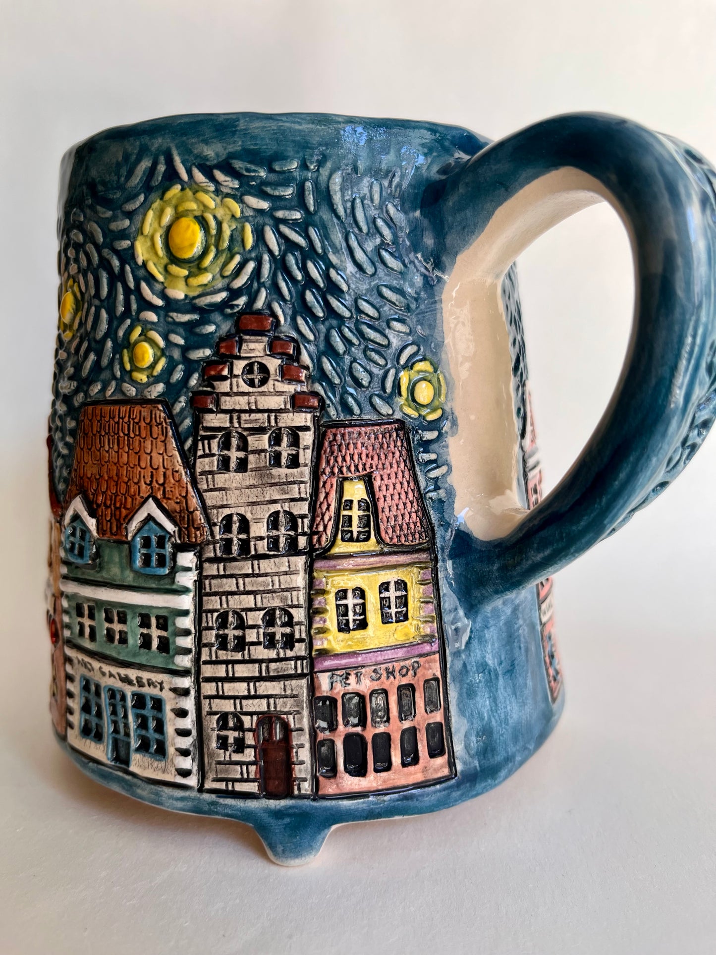 European town street 470ml / 16 oz mug