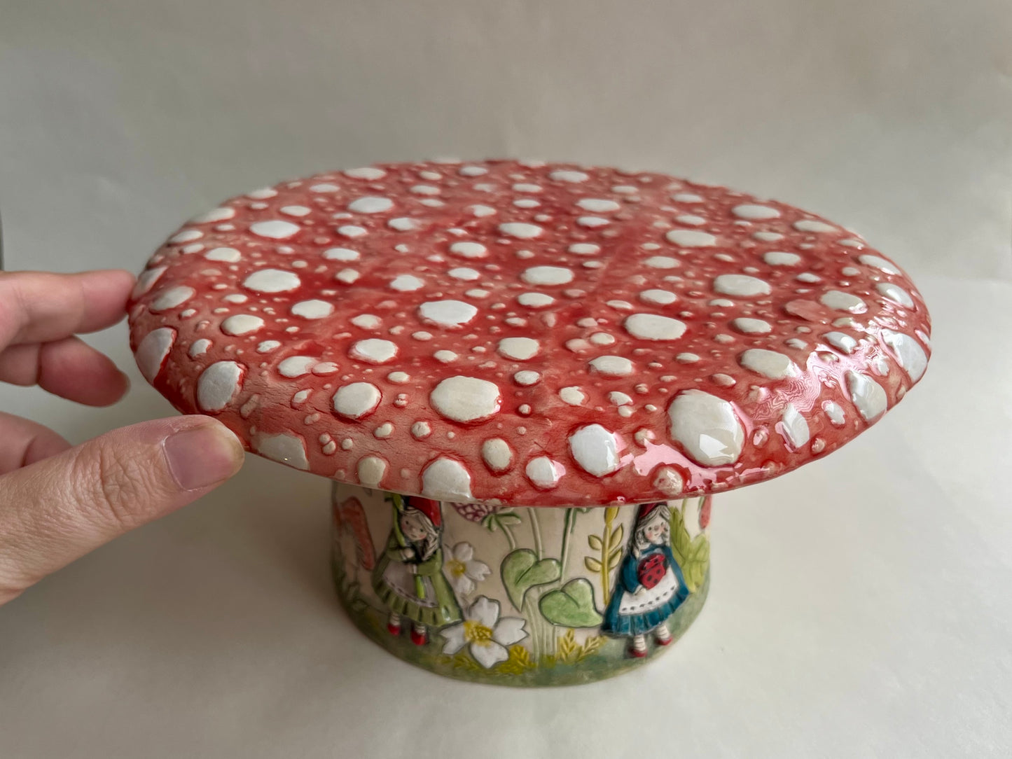 Rosa mushroom cake stand - 22cm / 8.6"