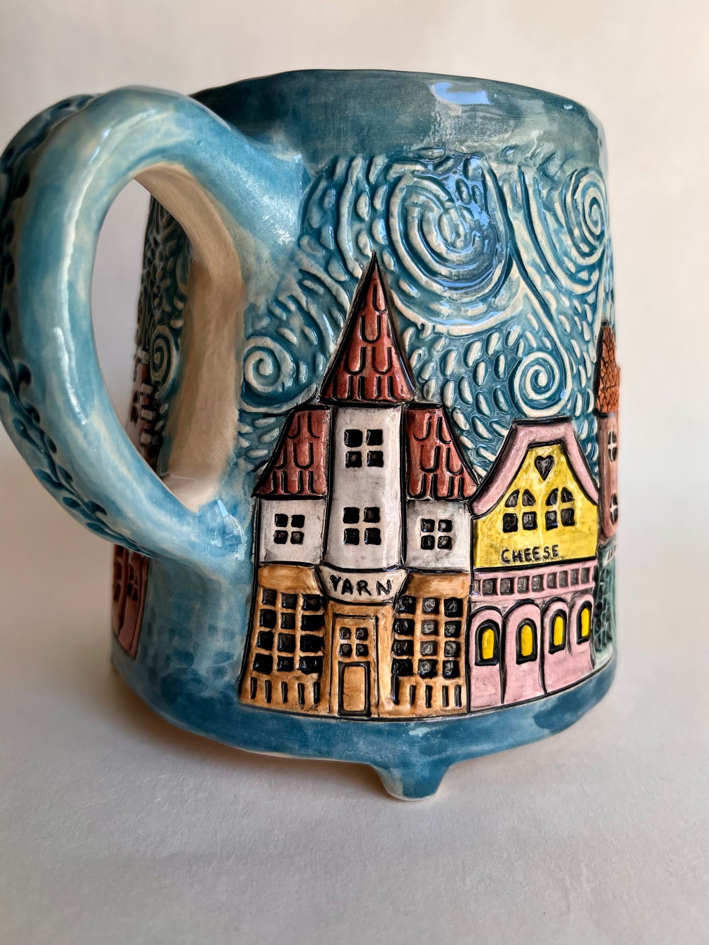 European town street 470ml / 16 oz mug