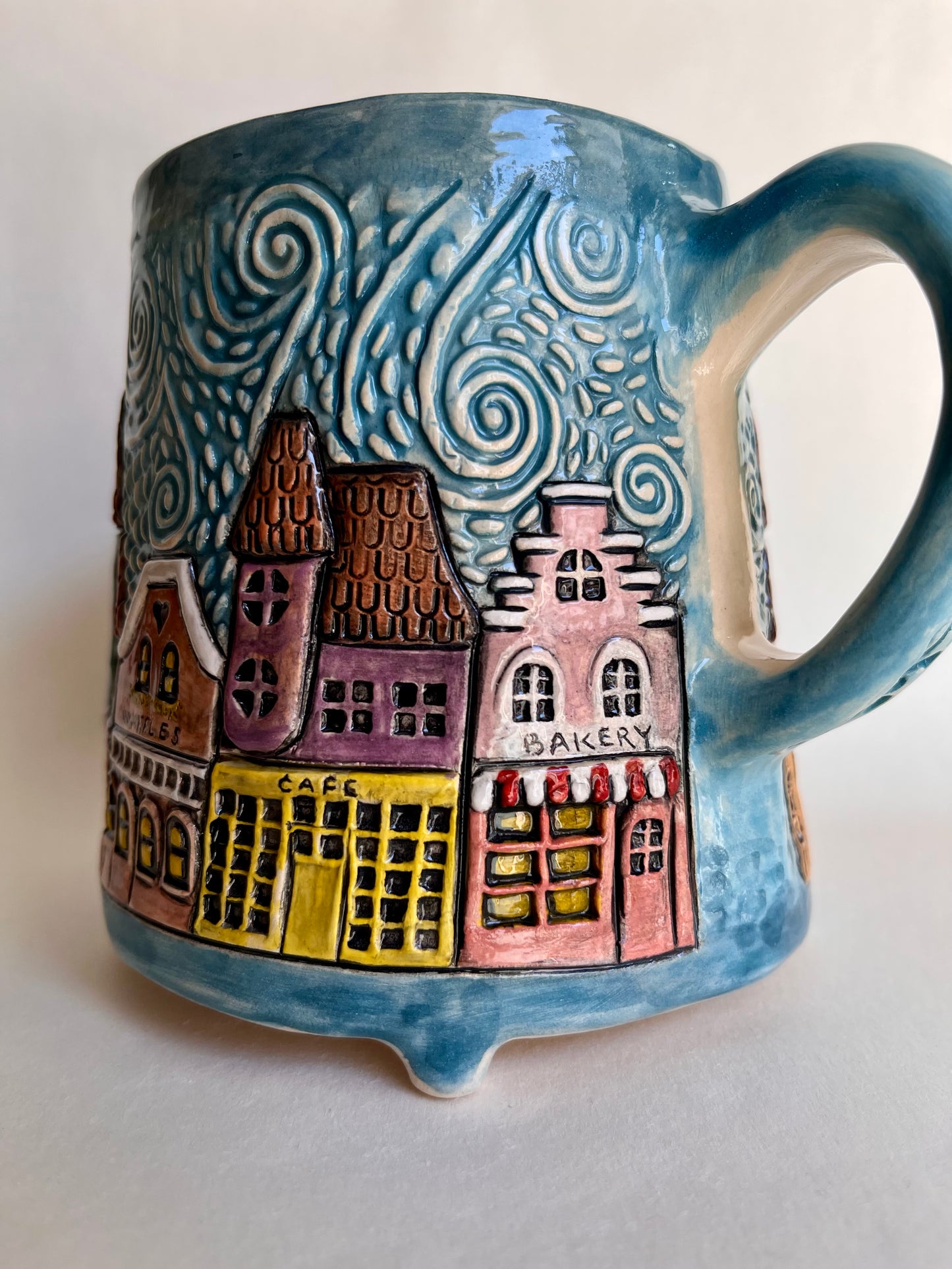 European town street 470ml / 16 oz mug