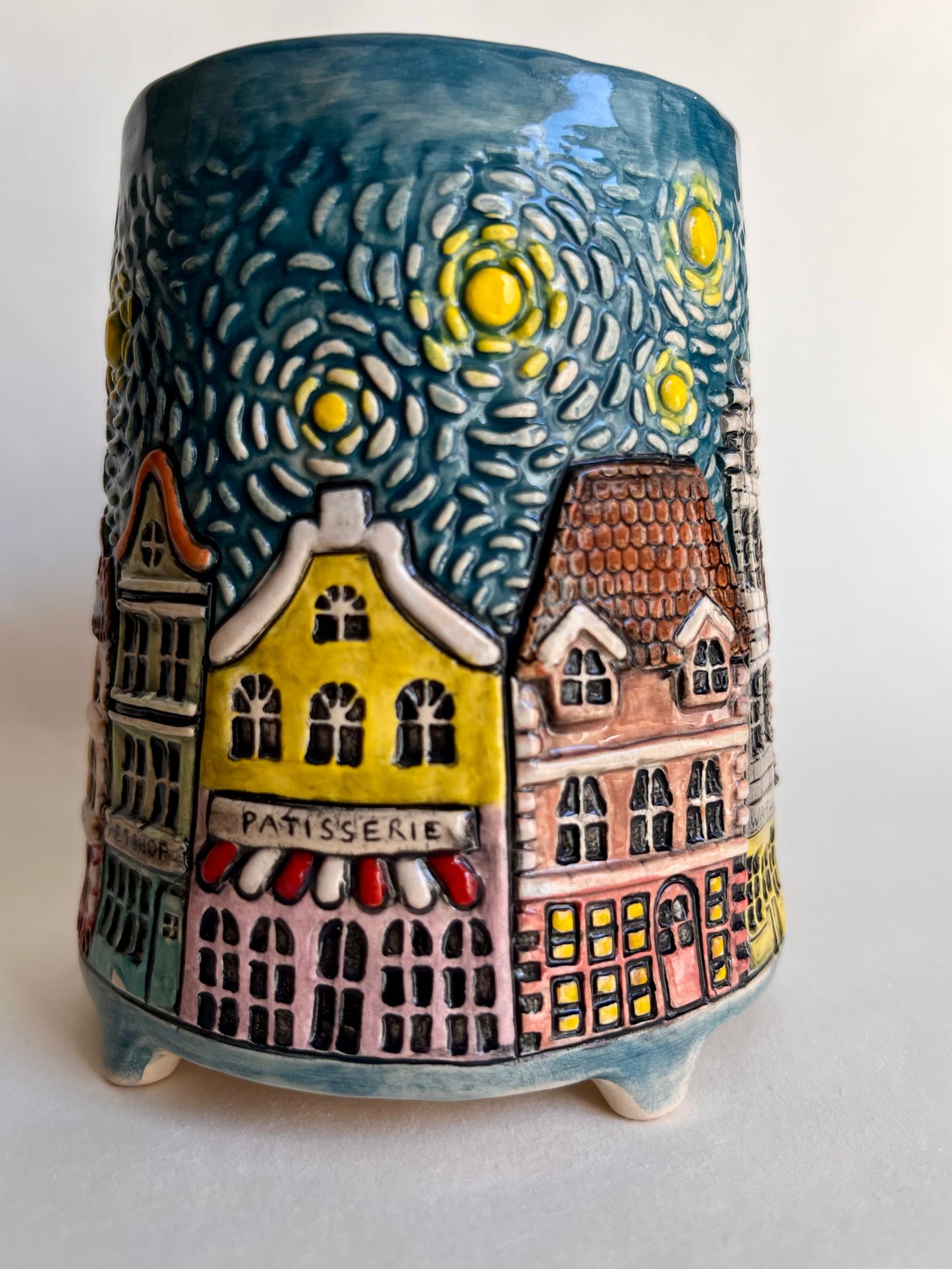 European town street 360 ml / 12 oz mug