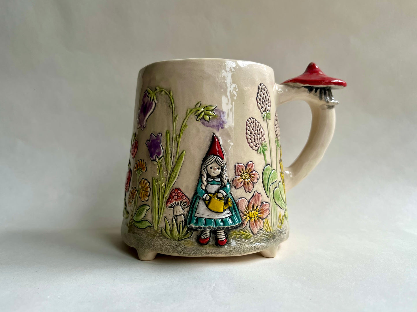 Rosa and The Yellow Watering Can Mug 470 ml / 16 oz