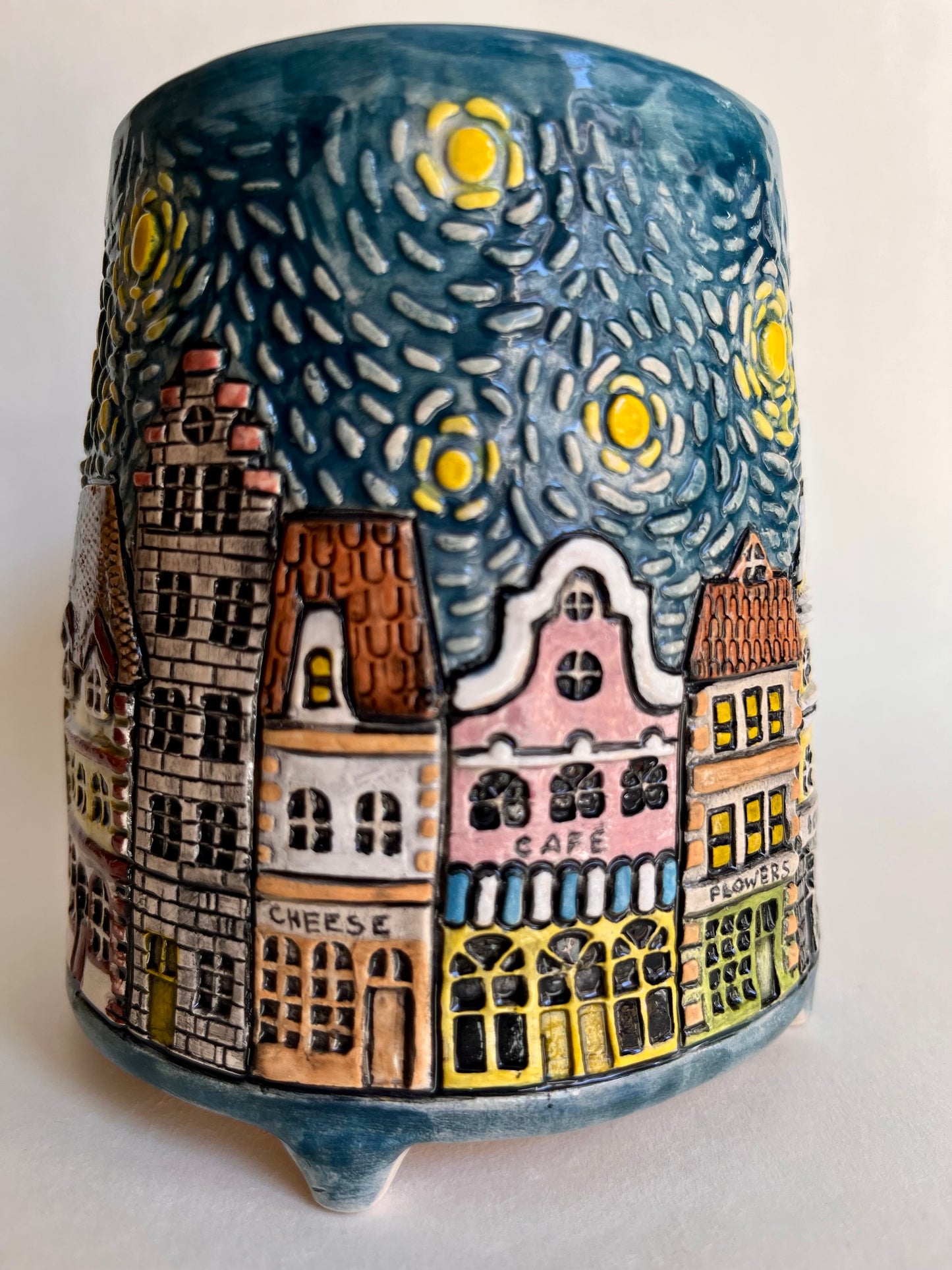 European town street 470ml / 16 oz mug