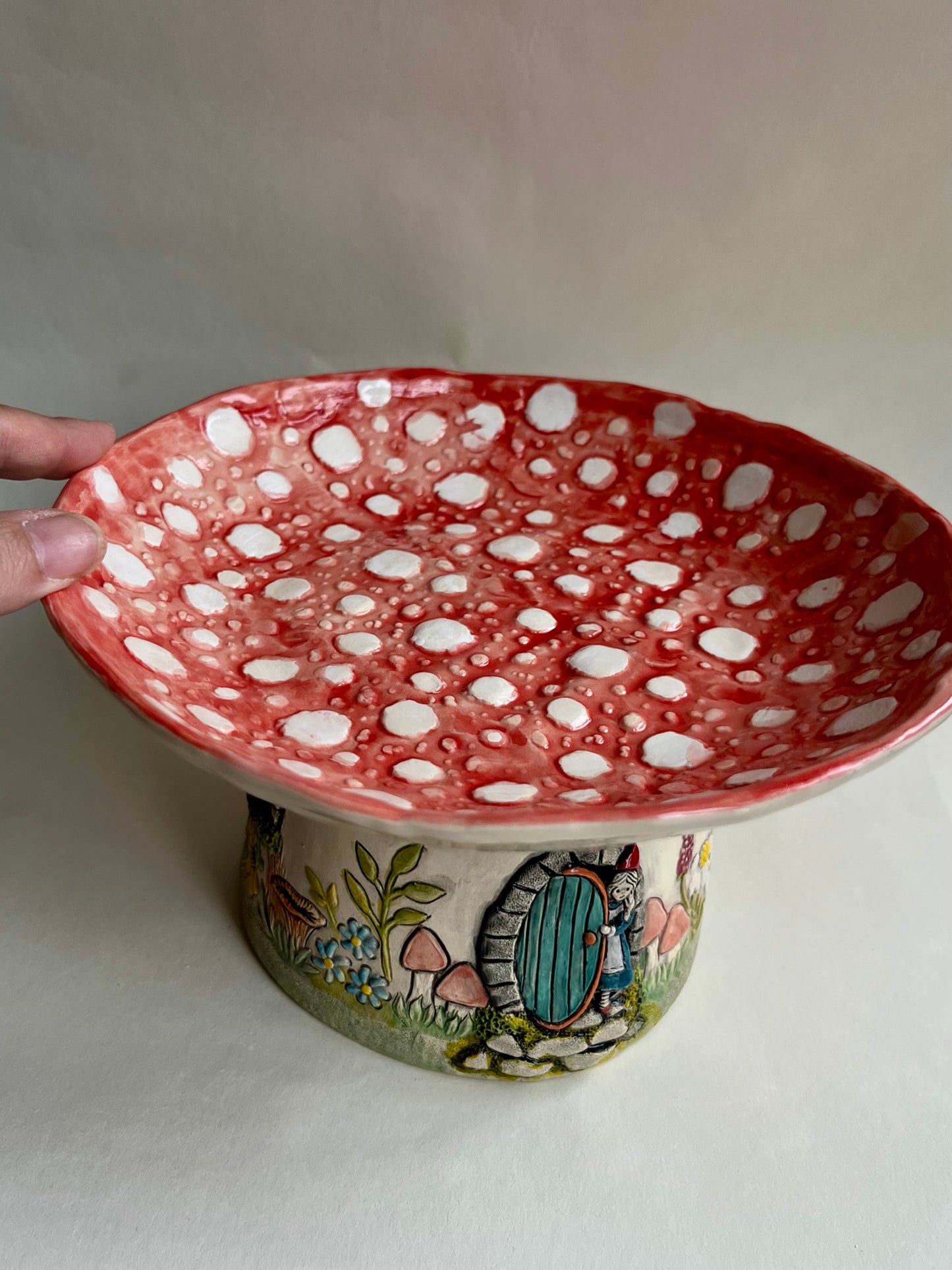 Rosa mushroom elevated bowl