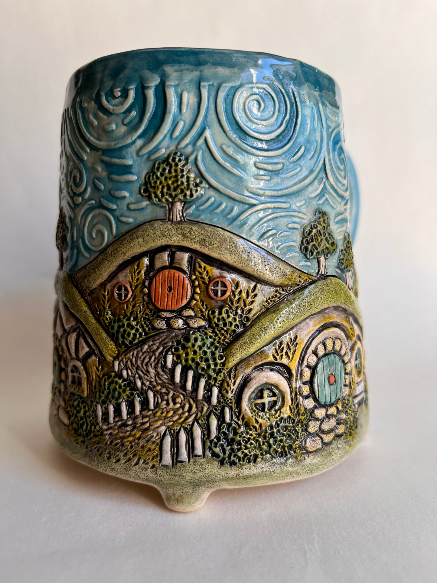 NEW!!! Hobbiton Village 470 ml / 16 oz mug
