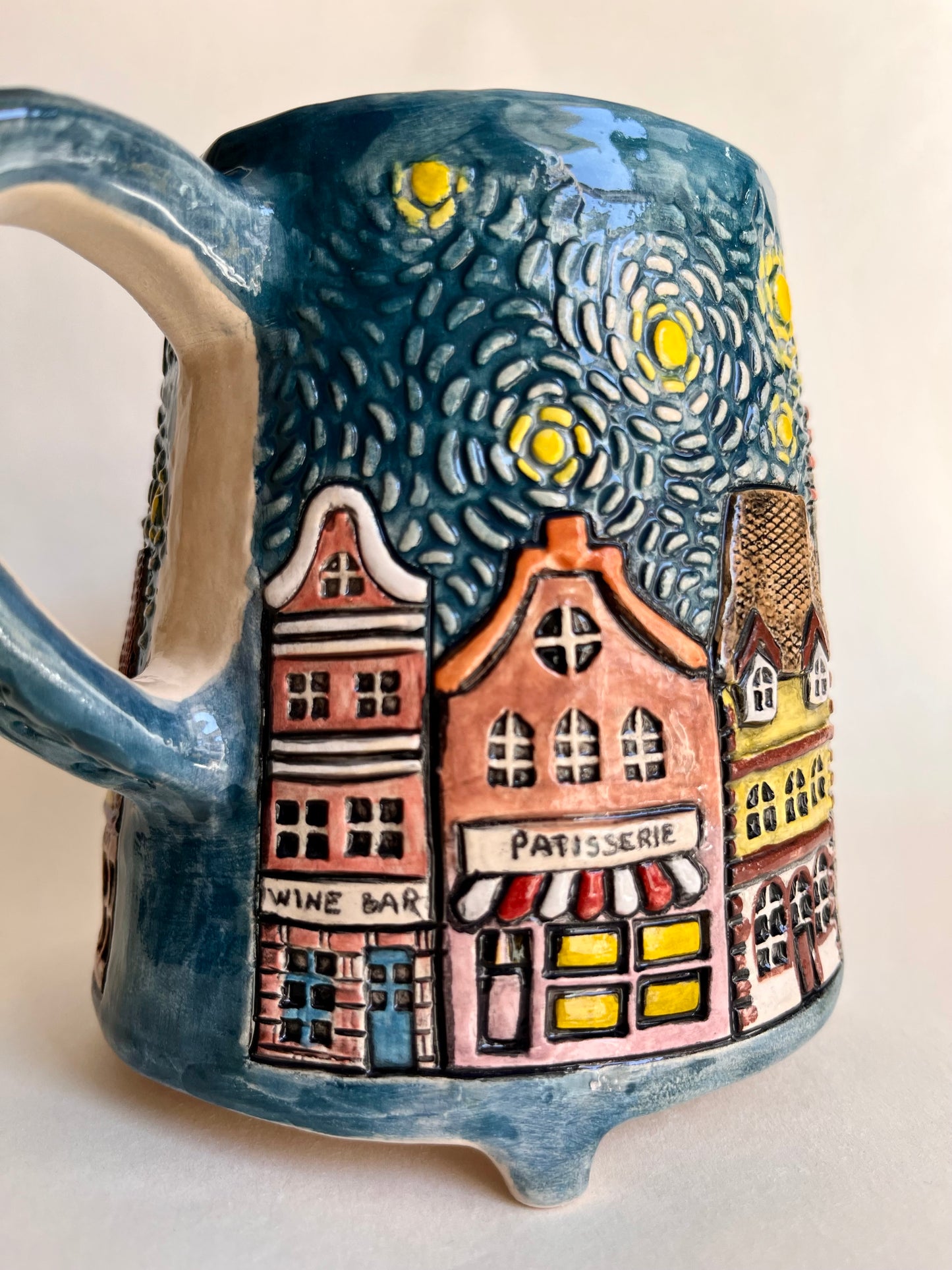 European town street 470ml / 16 oz mug