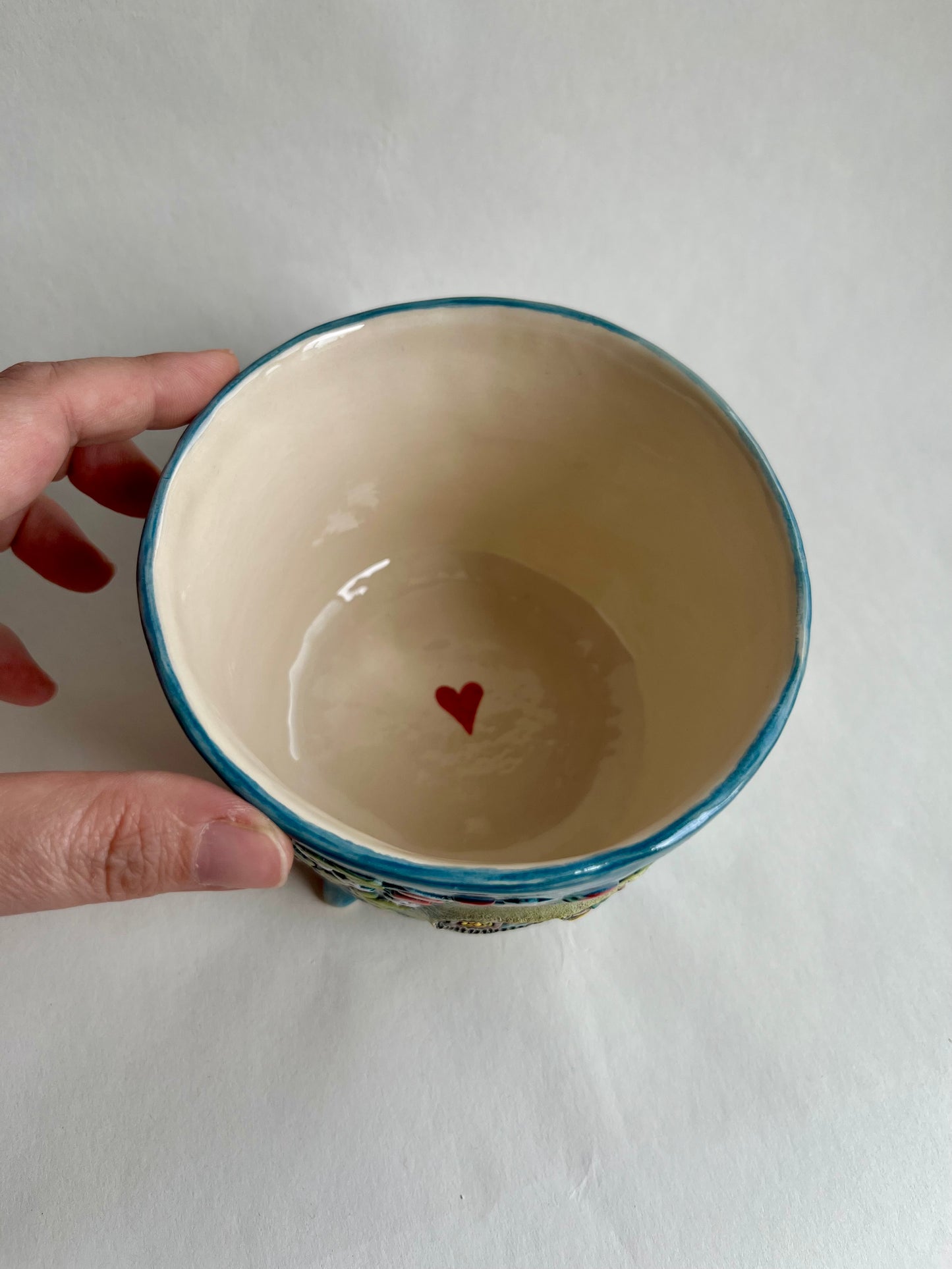 SERVING BOWL - Fox reading in strawberry burrow - 520ml / 17.5oz