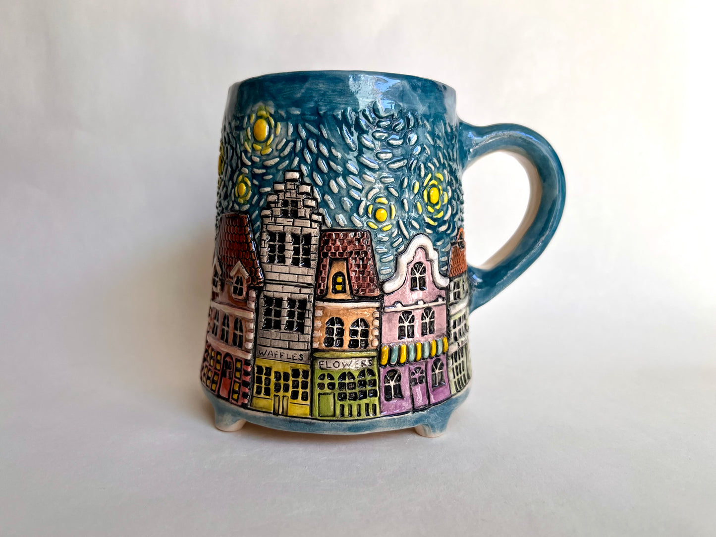 European town street 360 ml / 12 oz mug