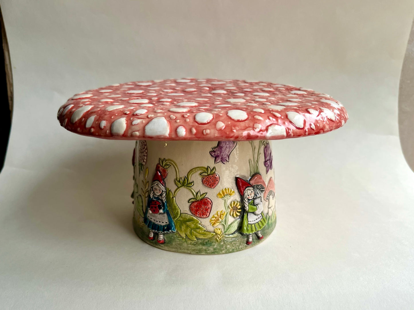 Rosa mushroom cake stand - 22cm / 8.6"