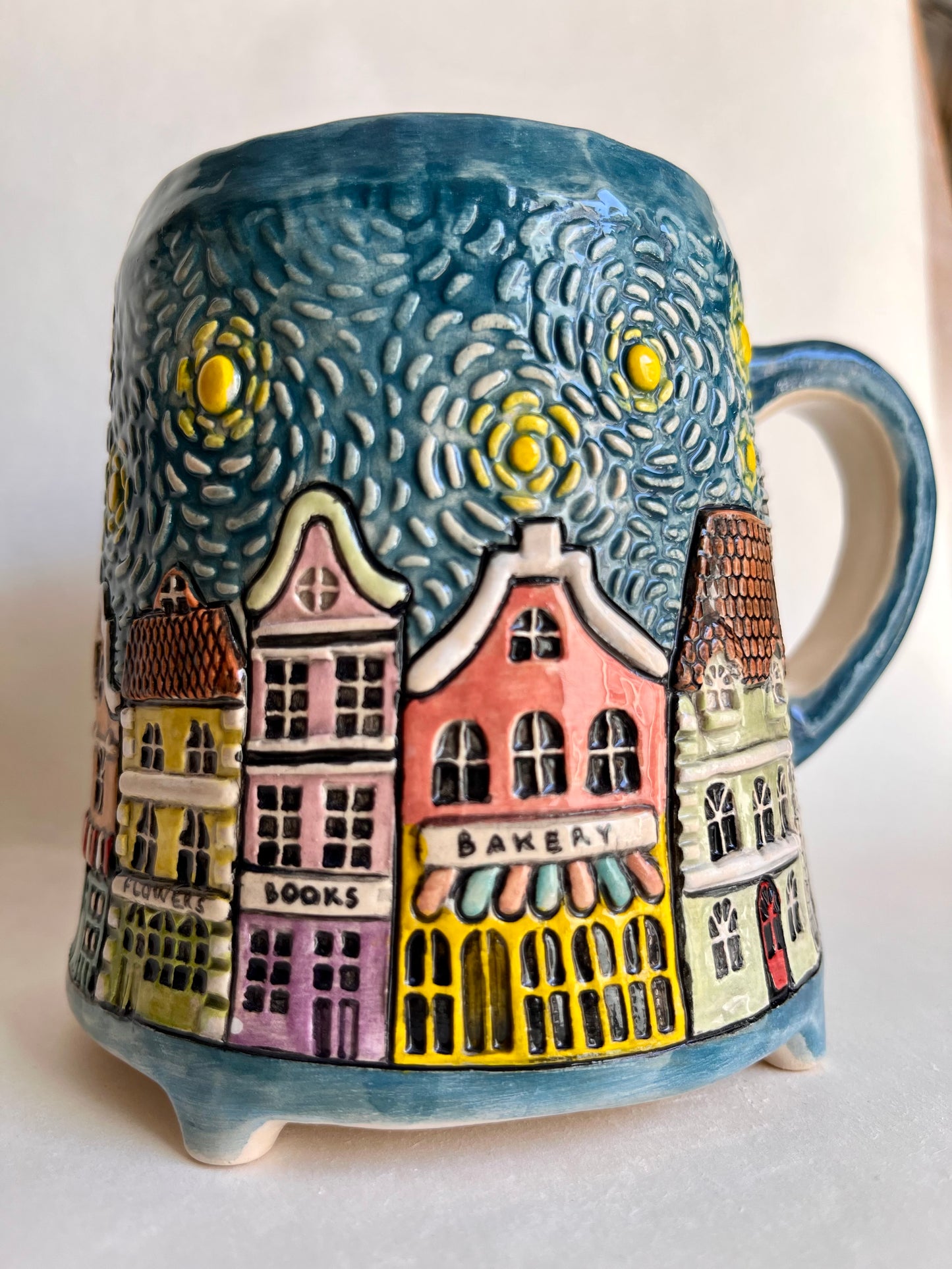European town street 470ml / 16 oz mug