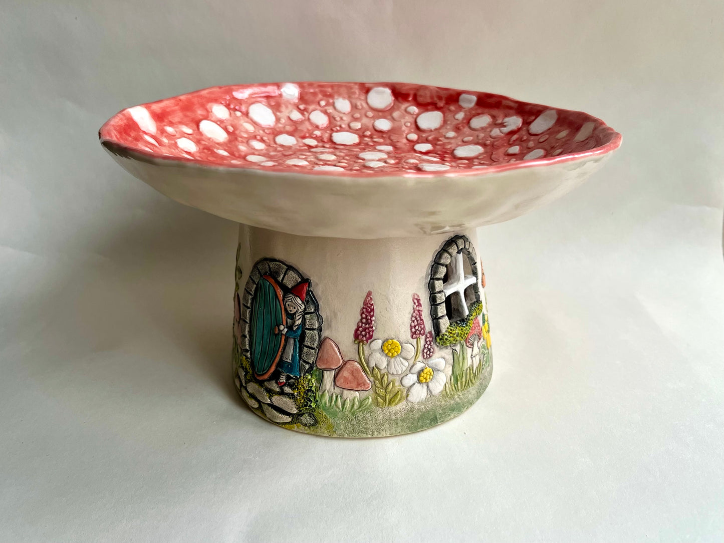Rosa mushroom elevated bowl