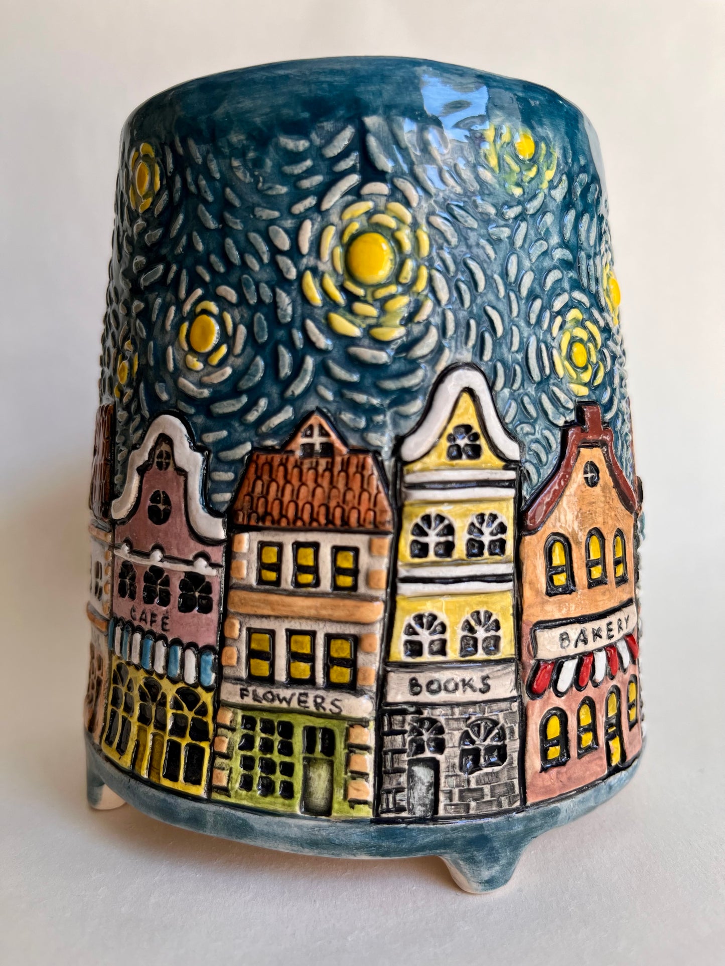 European town street 470ml / 16 oz mug