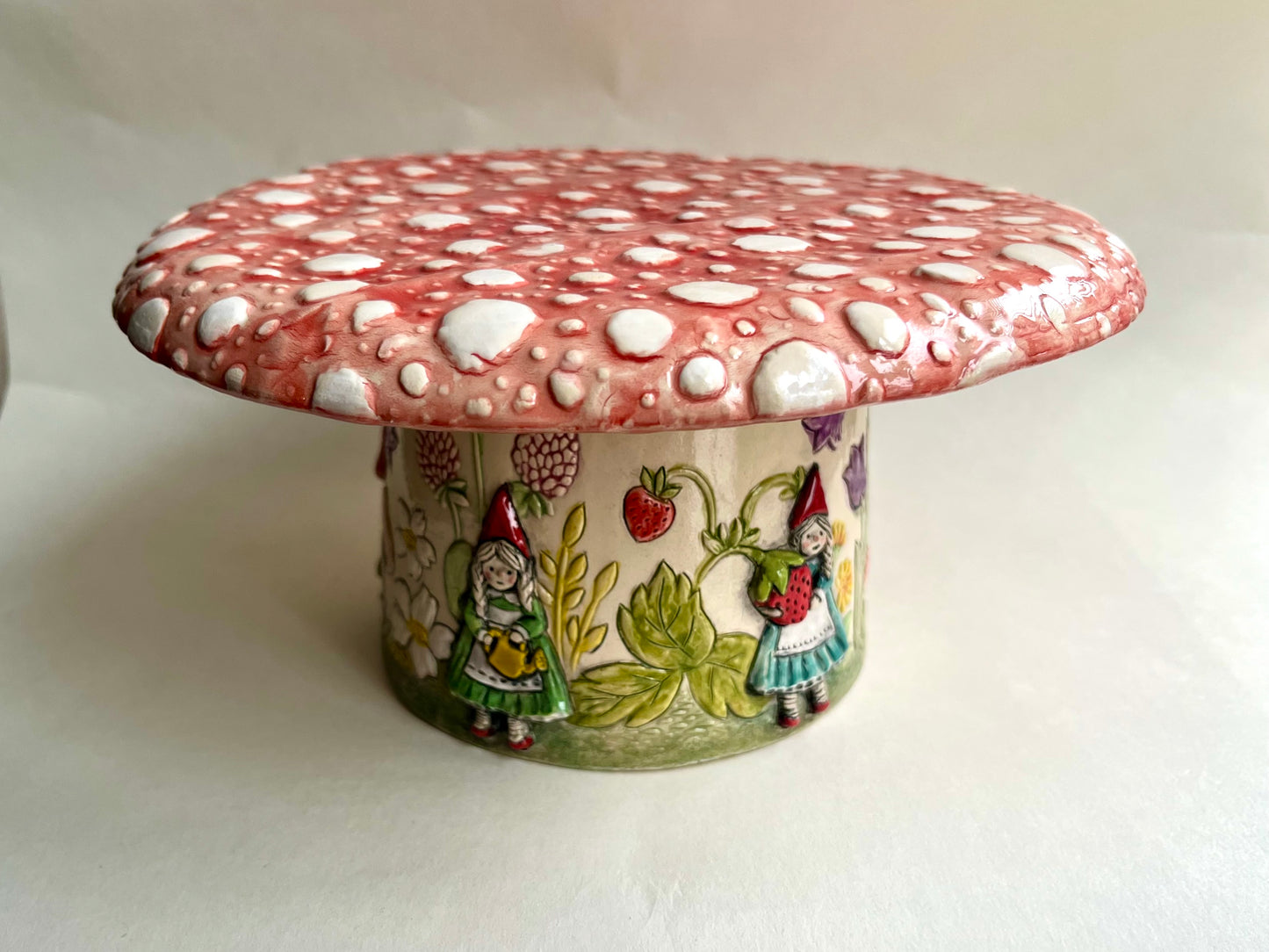 Rosa mushroom cake stand - 22cm / 8.6"