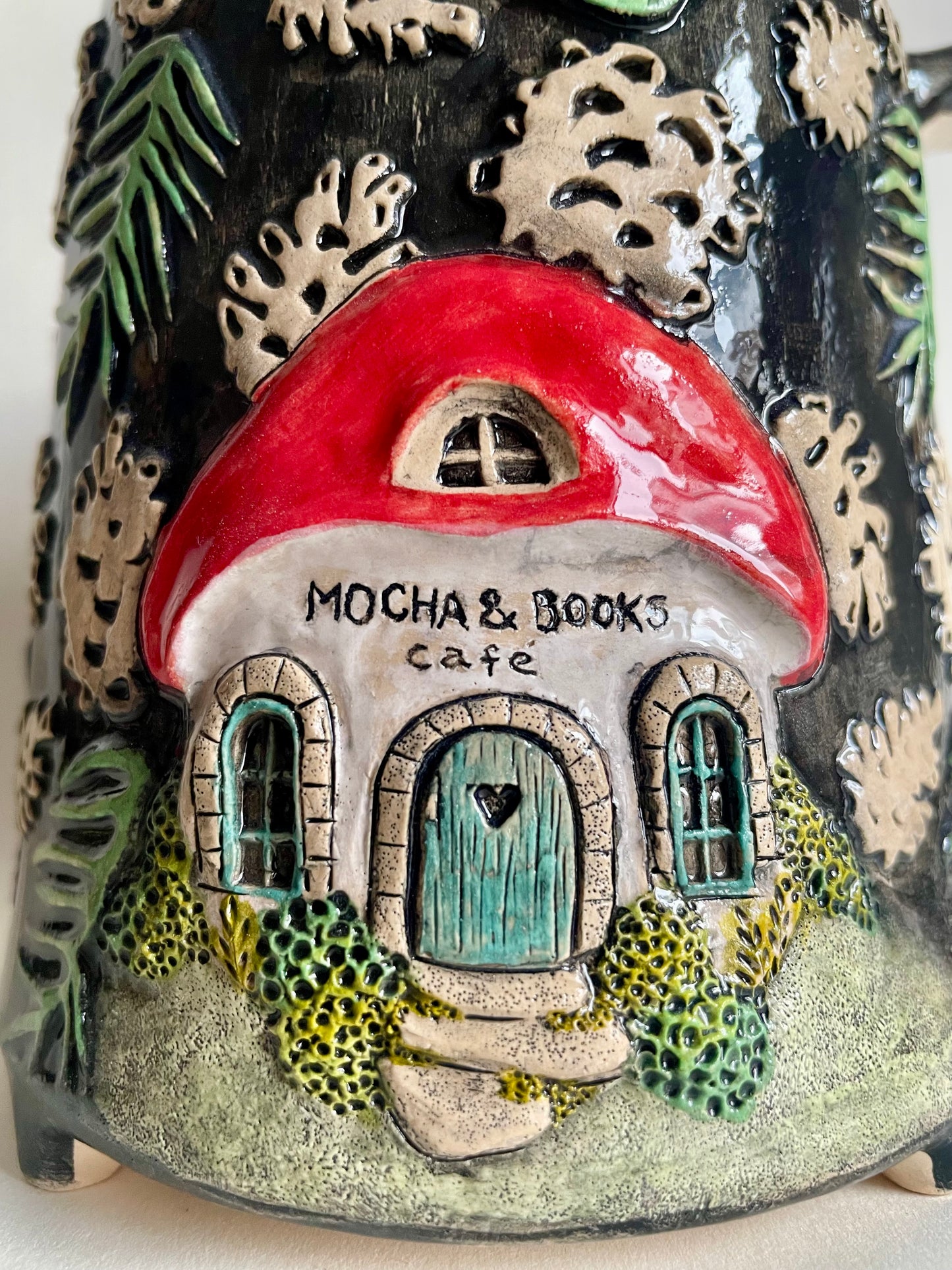 Mocha & Books Cafe Mushroom cottage mug 550ml / 18.5 oz