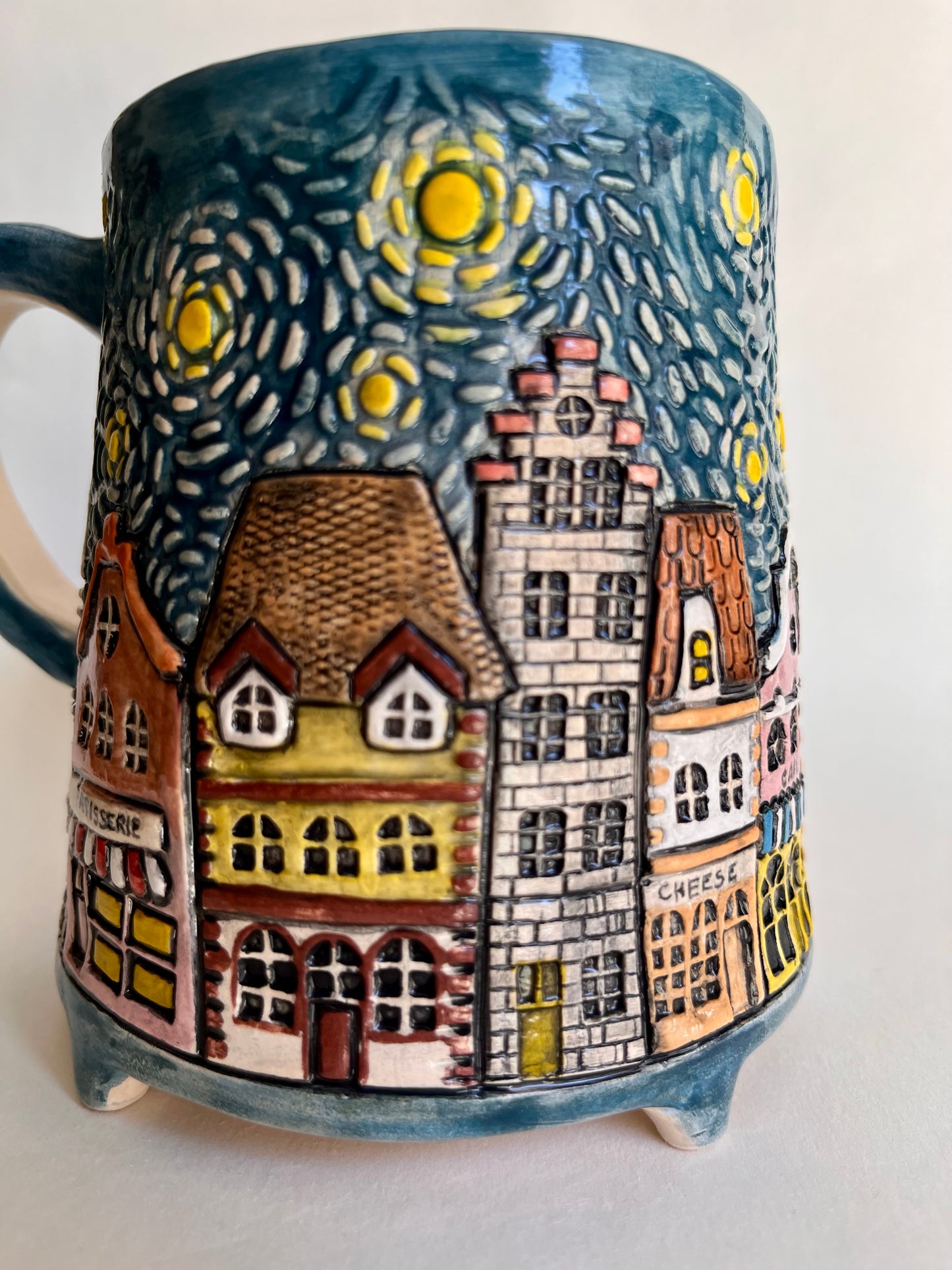 European town street 470ml / 16 oz mug