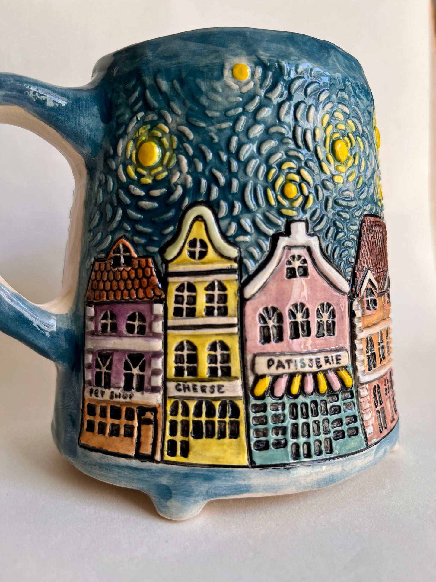 European town street 470ml / 16 oz mug