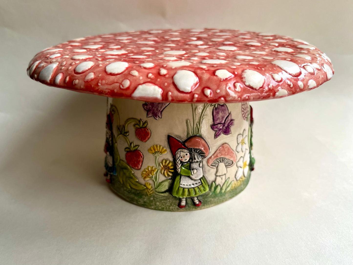 Rosa mushroom cake stand - 22cm / 8.6"