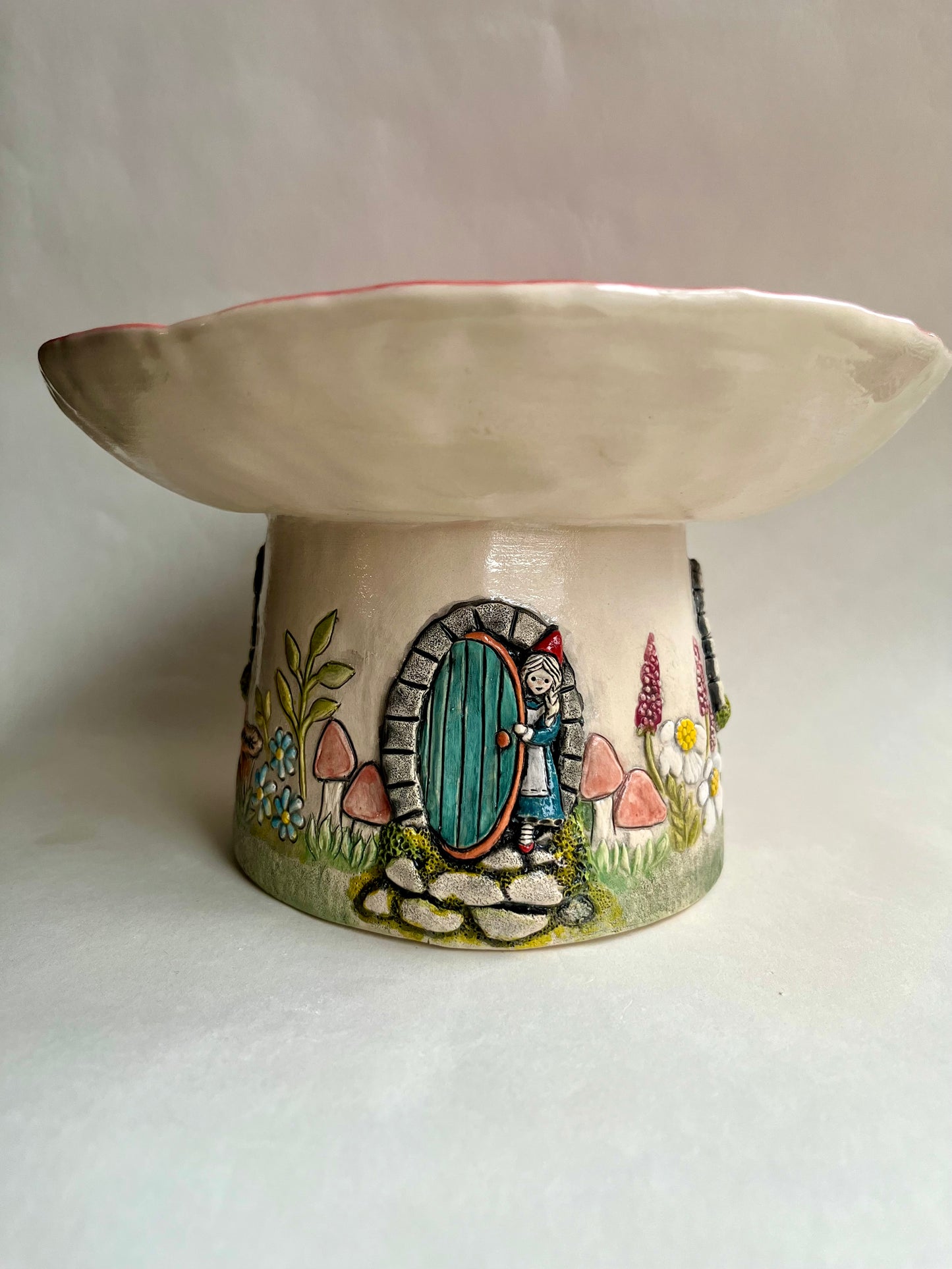 Rosa mushroom elevated bowl