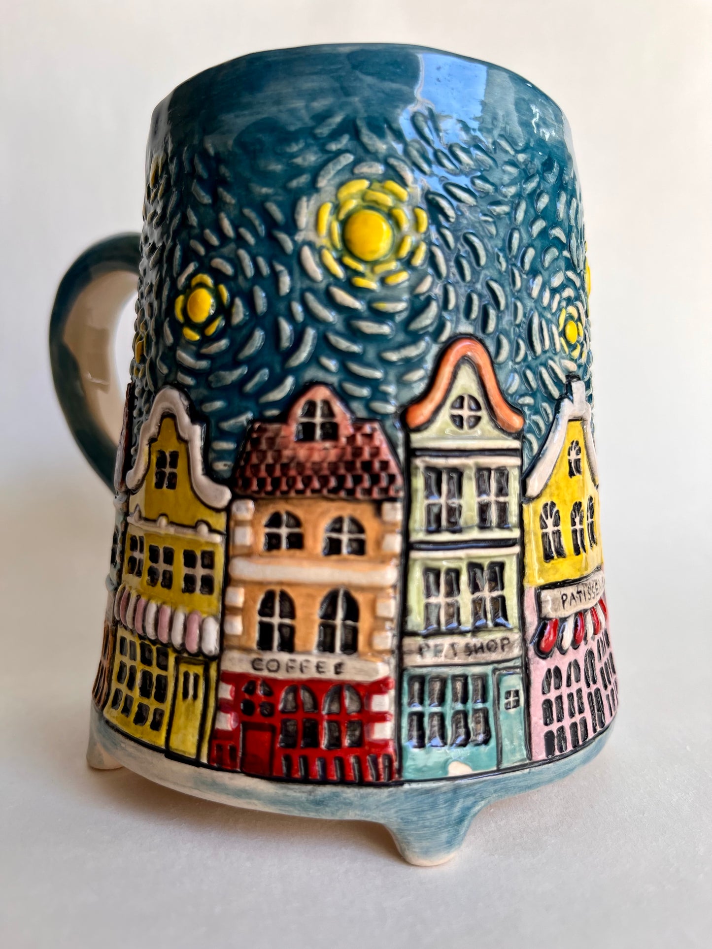 European town street 360 ml / 12 oz mug