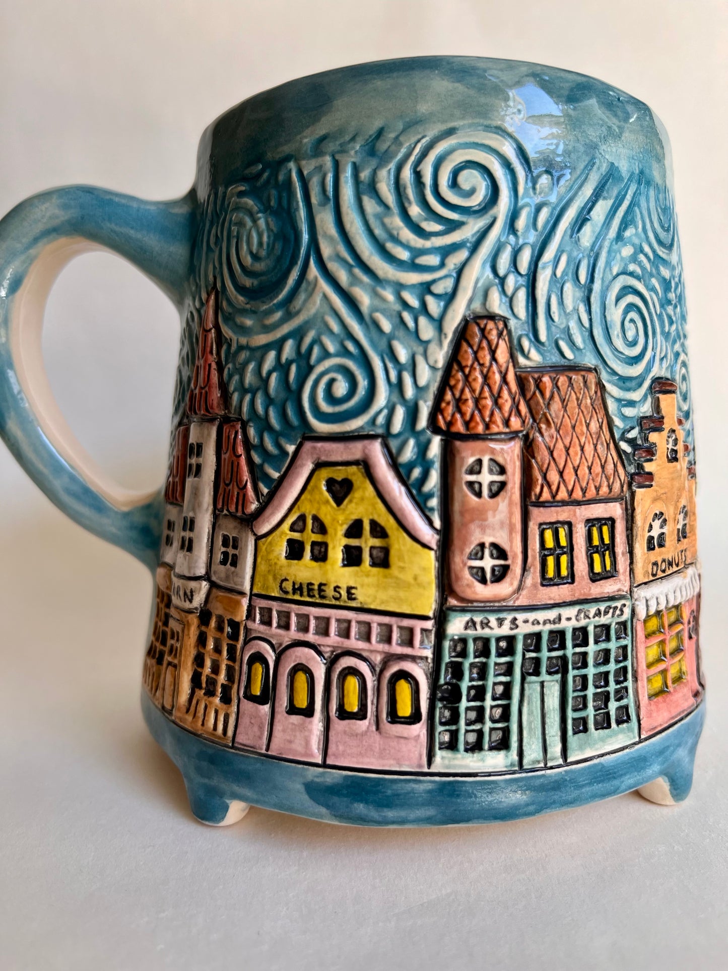 European town street 470ml / 16 oz mug