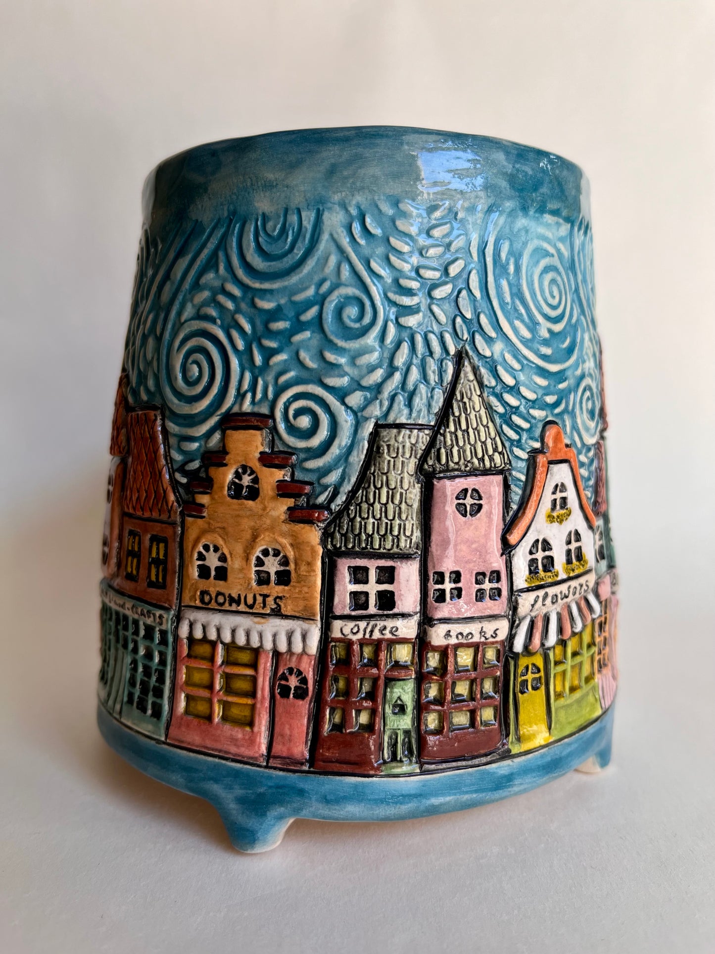 European town street 470ml / 16 oz mug