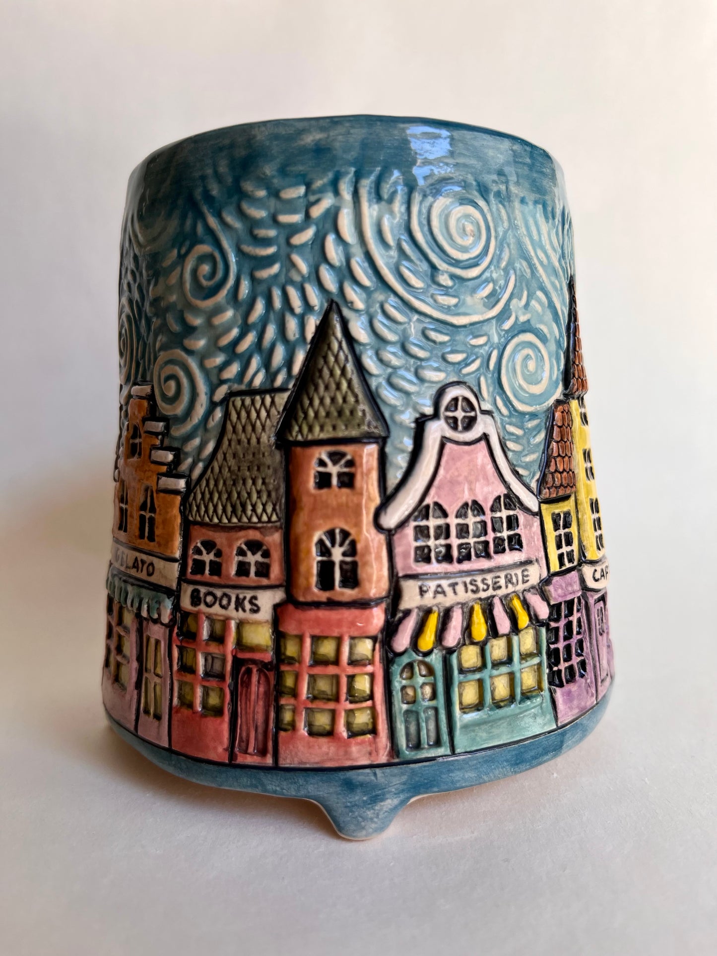 European town street 360 ml / 12 oz mug