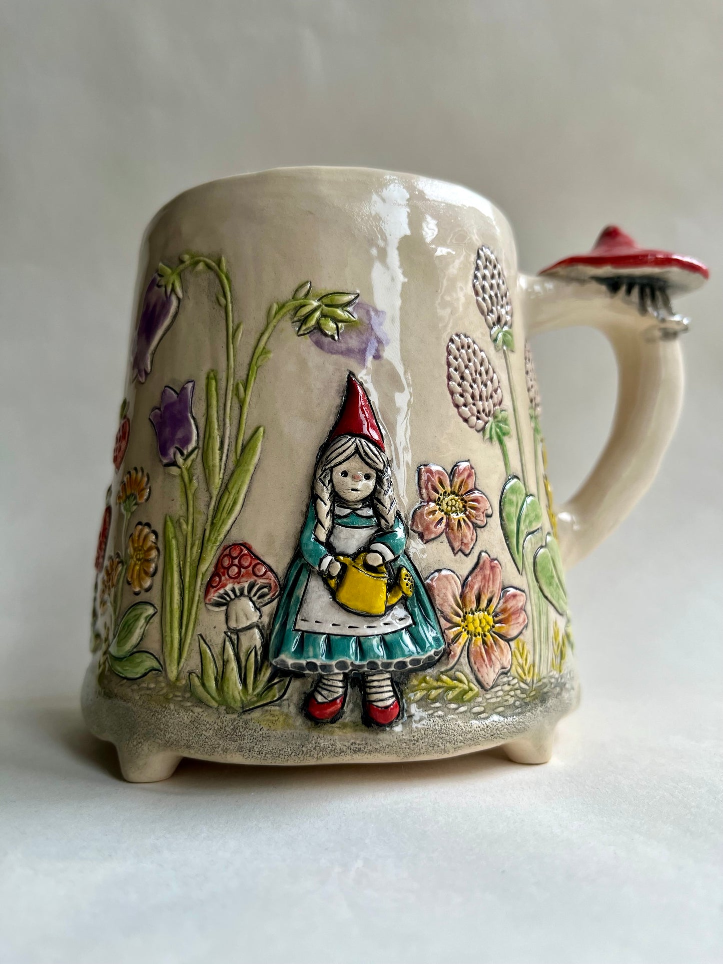 Rosa and The Yellow Watering Can Mug 470 ml / 16 oz