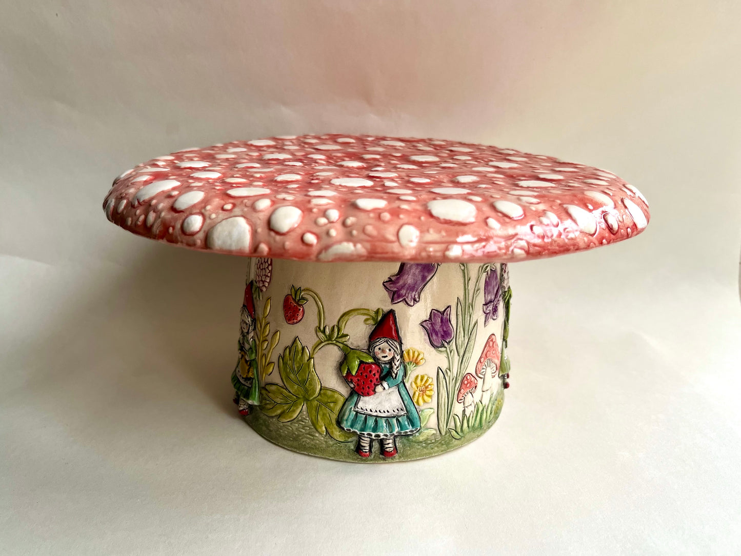 Rosa mushroom cake stand - 22cm / 8.6"