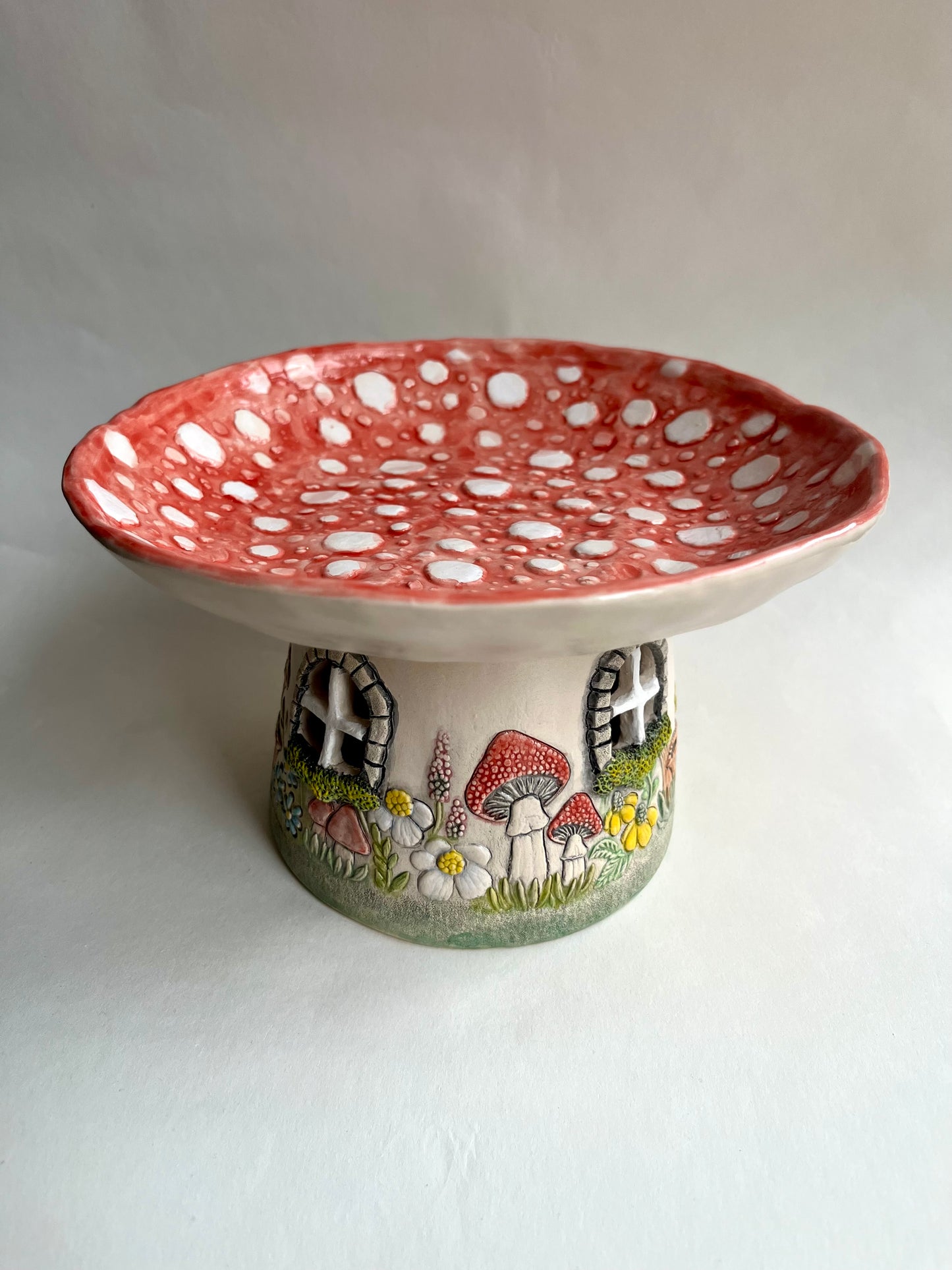 Rosa mushroom elevated bowl