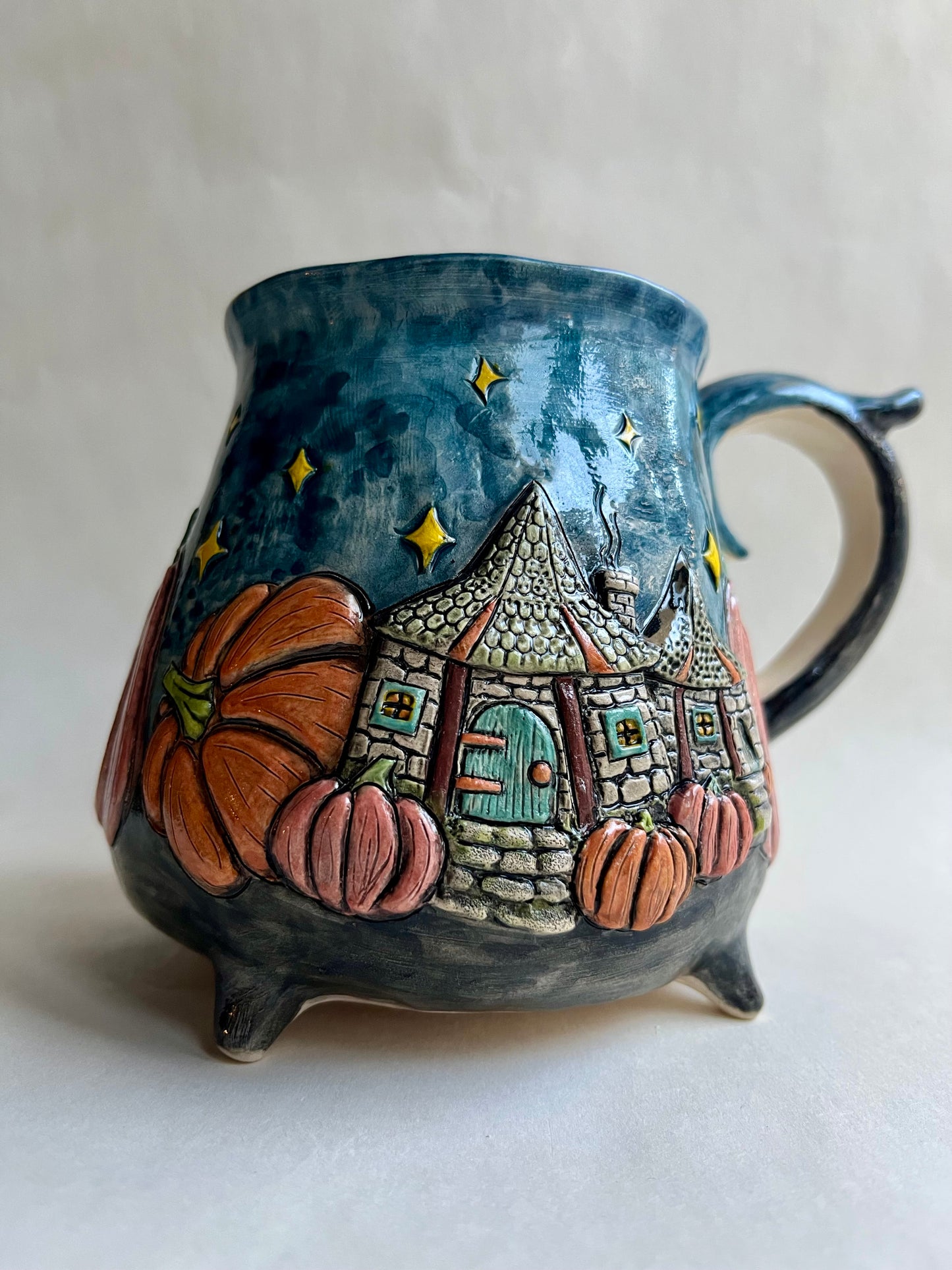 The Woodland Hut & Pumpkin Patch Mug 500ml / 17 oz