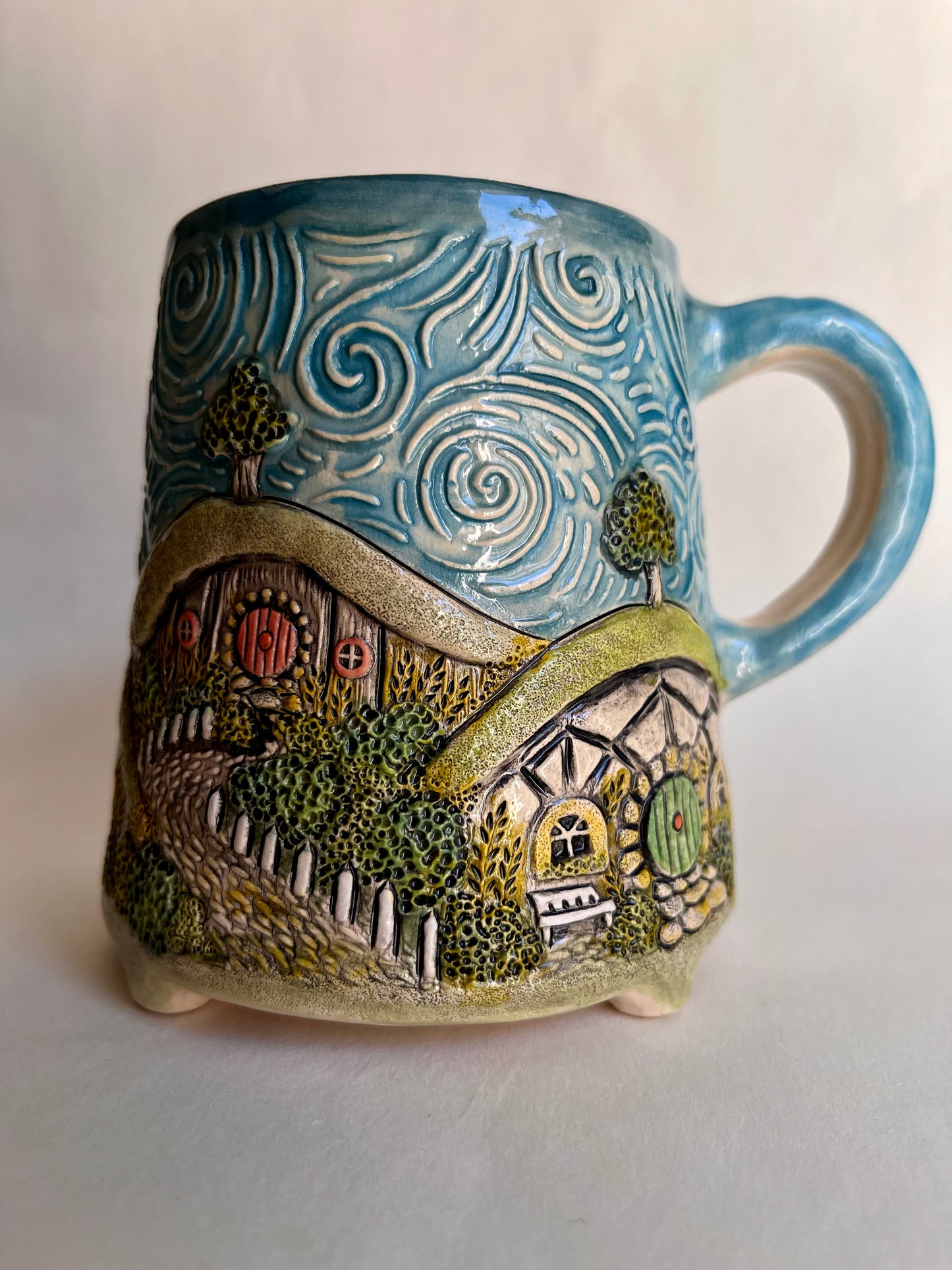NEW!!! Hobbiton Village 360 ml/ 12 oz mug