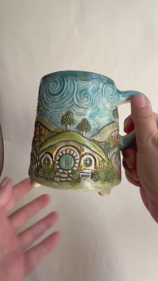 NEW!!! Hobbiton Village 470 ml / 16 oz mug