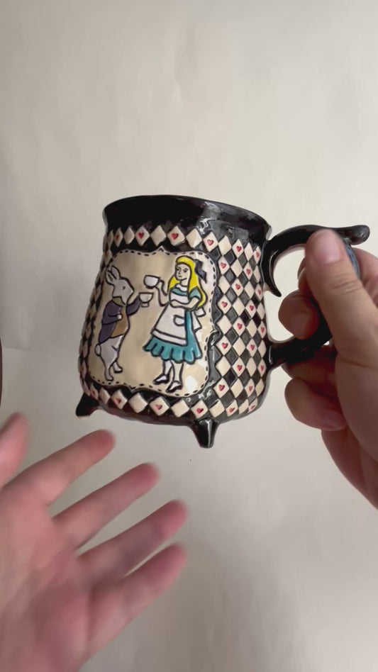 Alice in Wonderland mug 470 ml / 16 oz