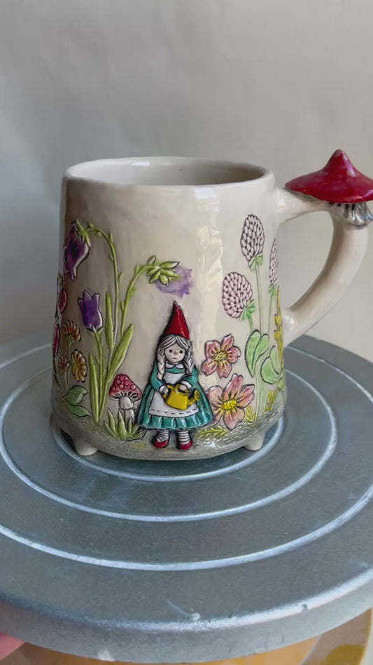 Rosa and The Yellow Watering Can Mug 470 ml / 16 oz